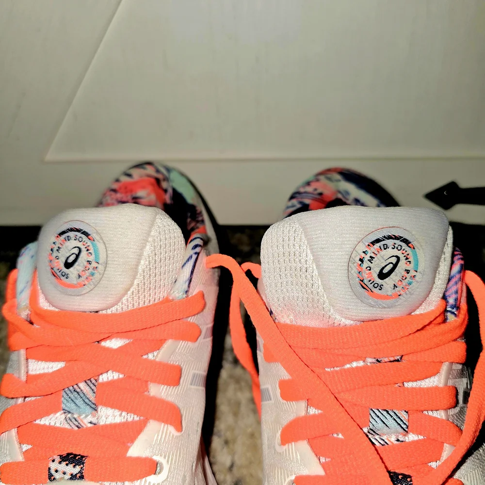 Asics Women's GT2000 Running Shoes - Picture 6 of 8